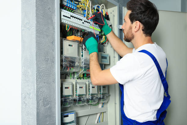 Best Commercial Electrician Services  in Crooked Lake Park, FL